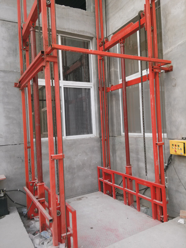 導軌式升降機 導軌式升降機