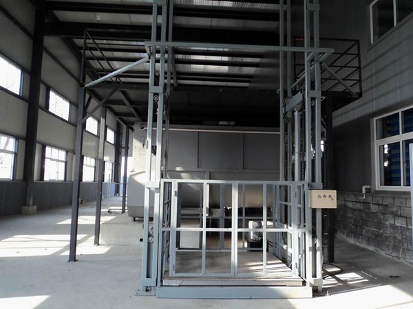 三層導軌式升降平臺