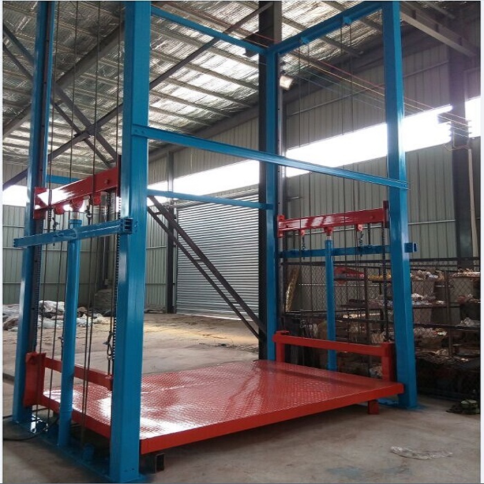 工業導軌式升降貨梯